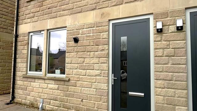 Close Up 22 Thatchers (2)