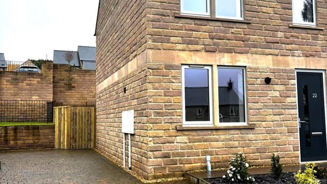 22 Thatchers Croft Outside